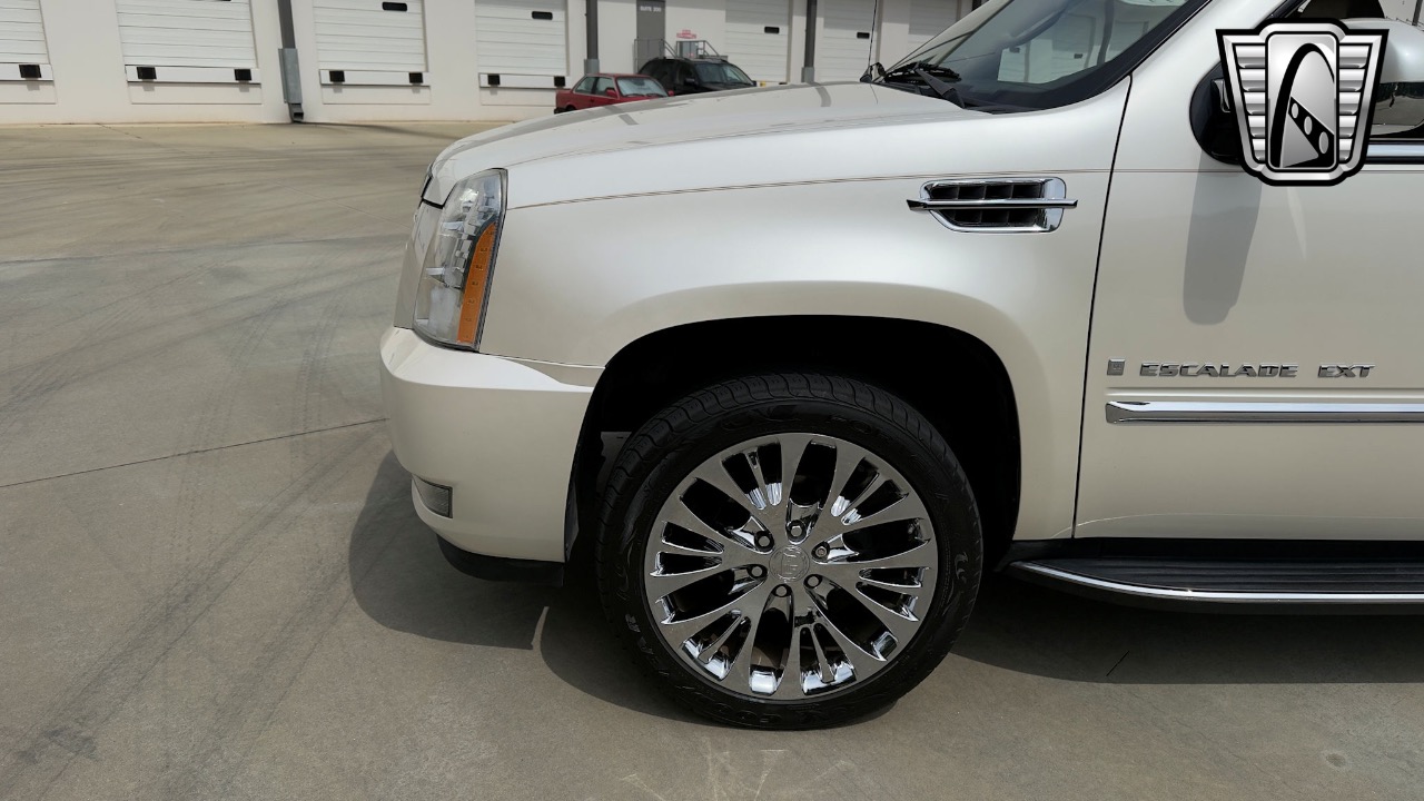 2009 Cadillac Escalade EXT. 55
