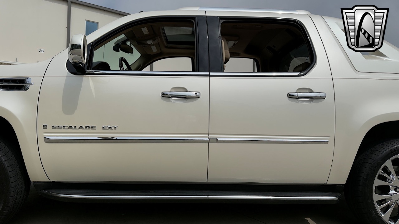 2009 Cadillac Escalade EXT. 57