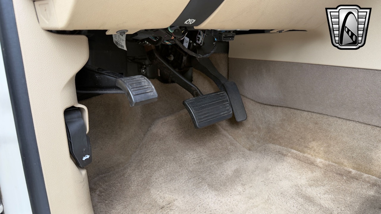 2009 Cadillac Escalade EXT. 99