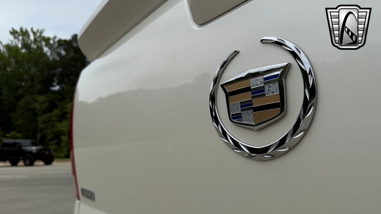 2009 Cadillac Escalade EXT. 27