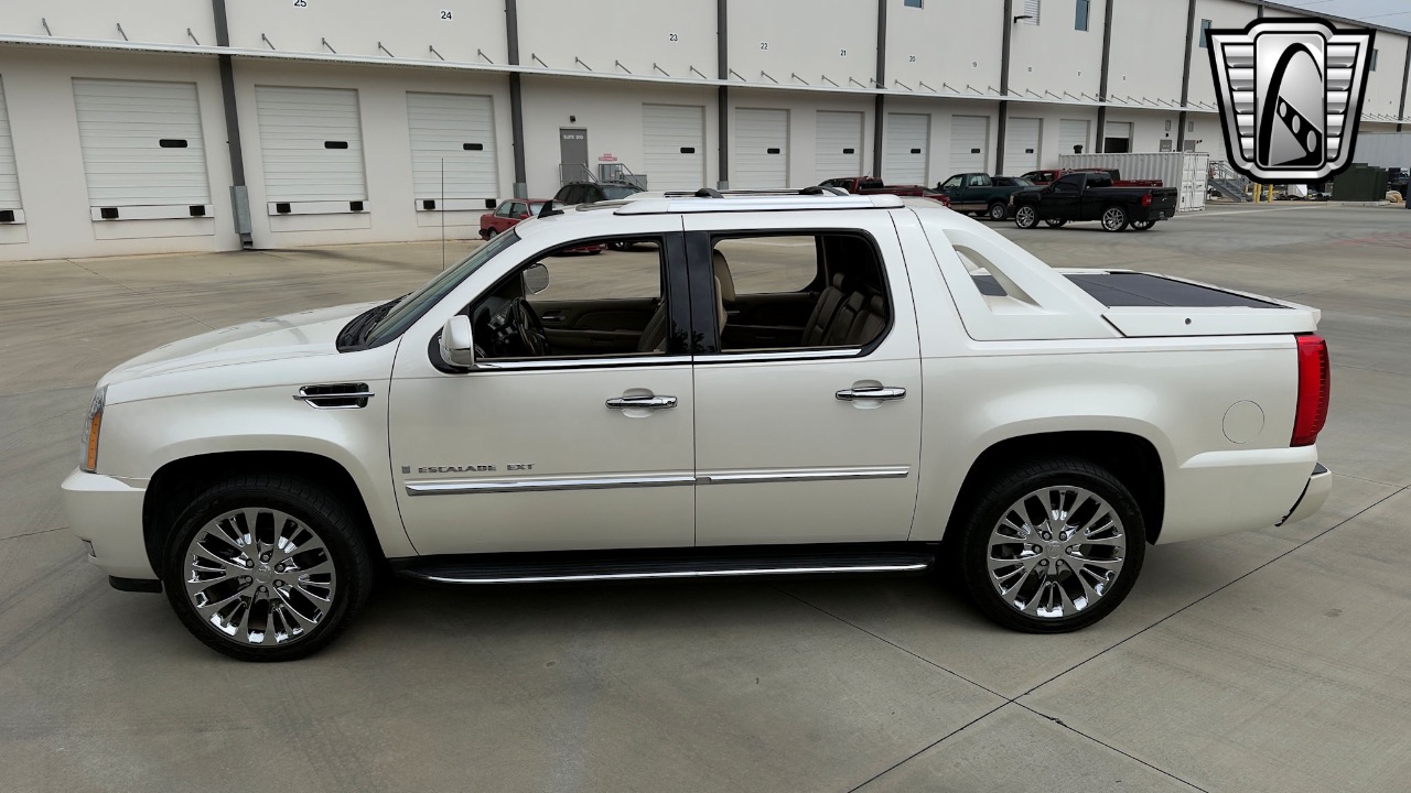 2009 Cadillac Escalade EXT. 39