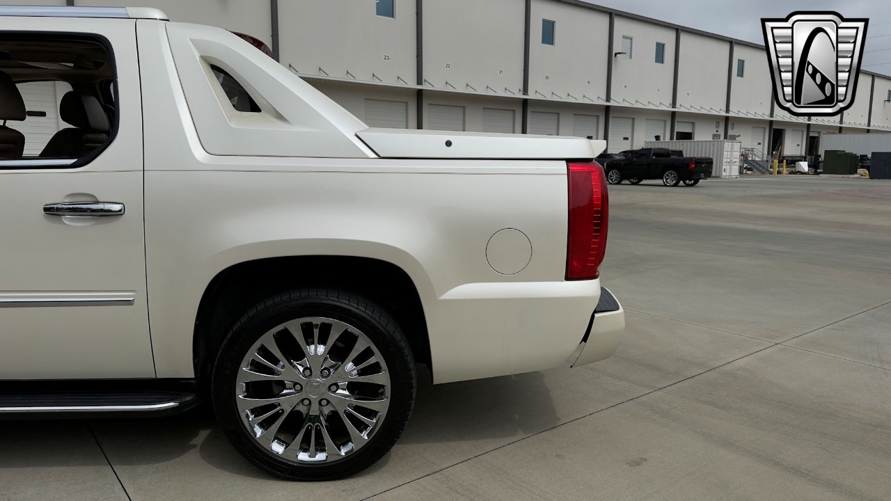 2009 Cadillac Escalade EXT. 61