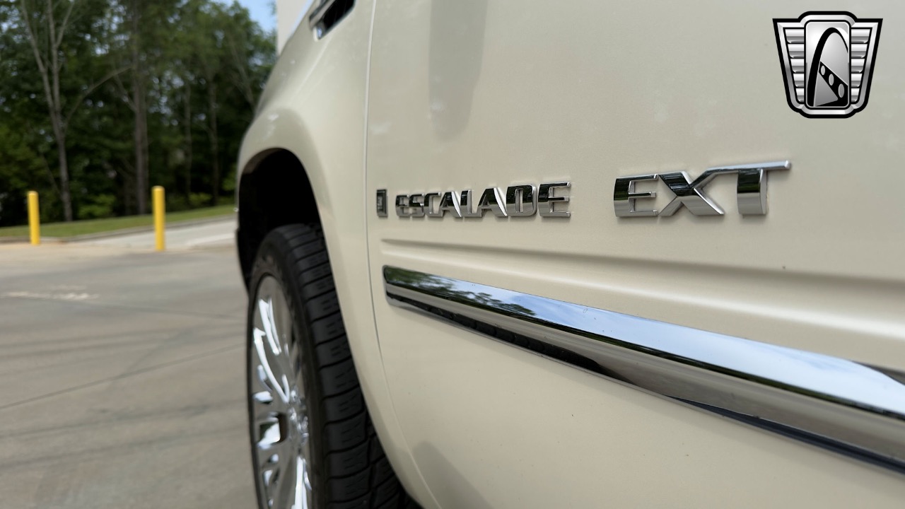 2009 Cadillac Escalade EXT. 29