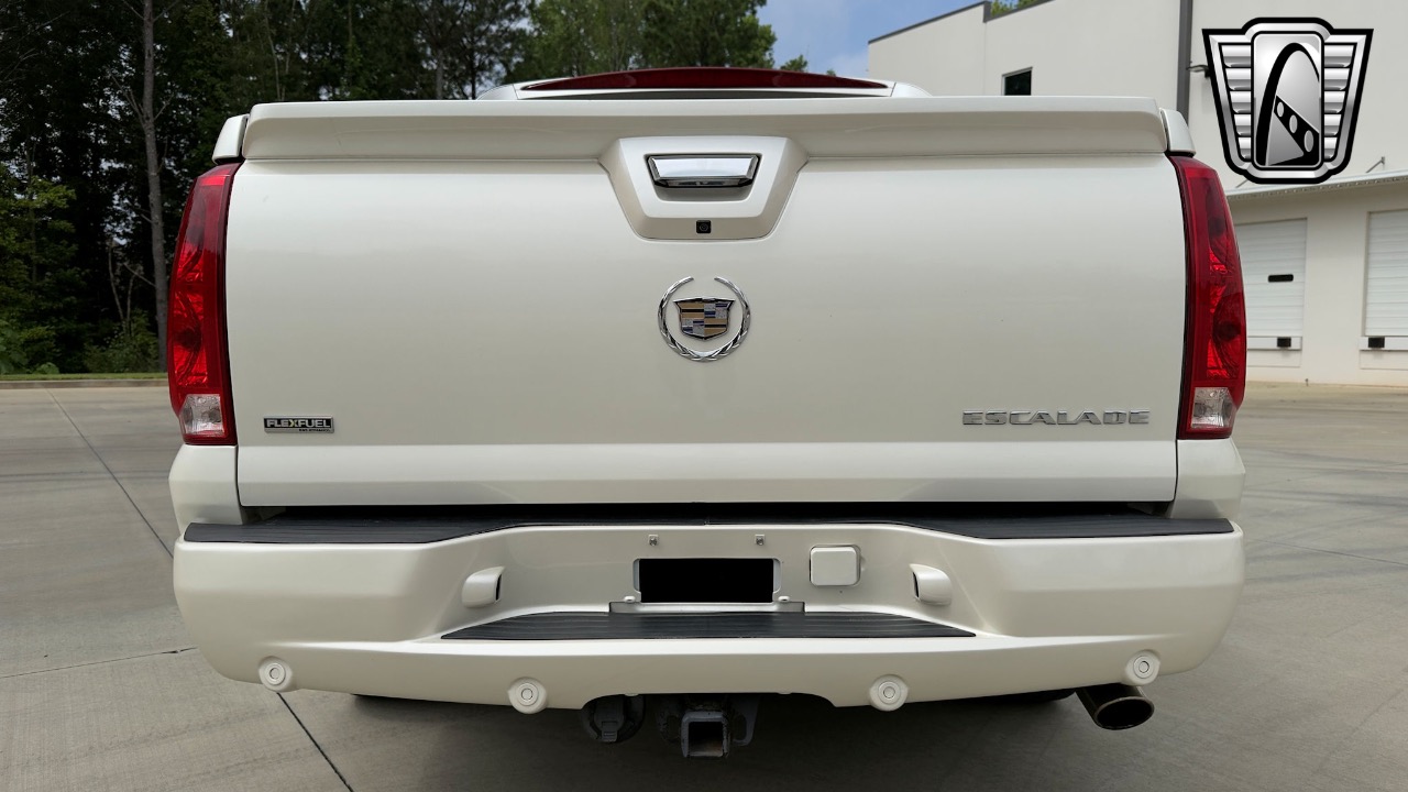 2009 Cadillac Escalade EXT. 63