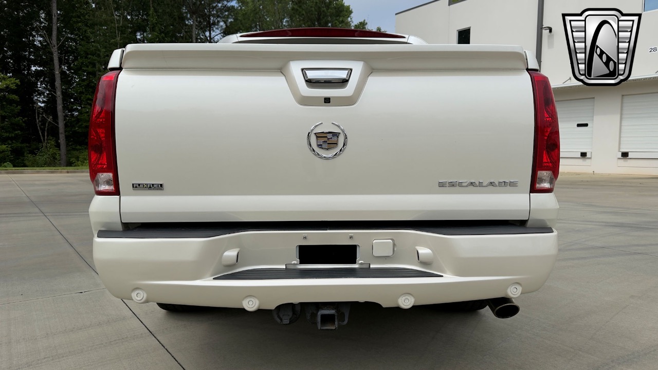 2009 Cadillac Escalade EXT. 3
