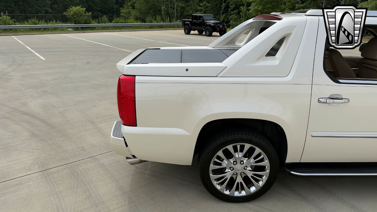 2009 Cadillac Escalade EXT. 68