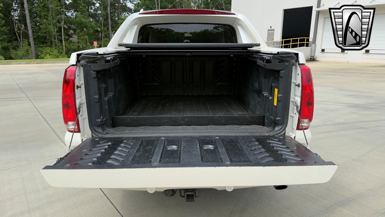 2009 Cadillac Escalade EXT. 12