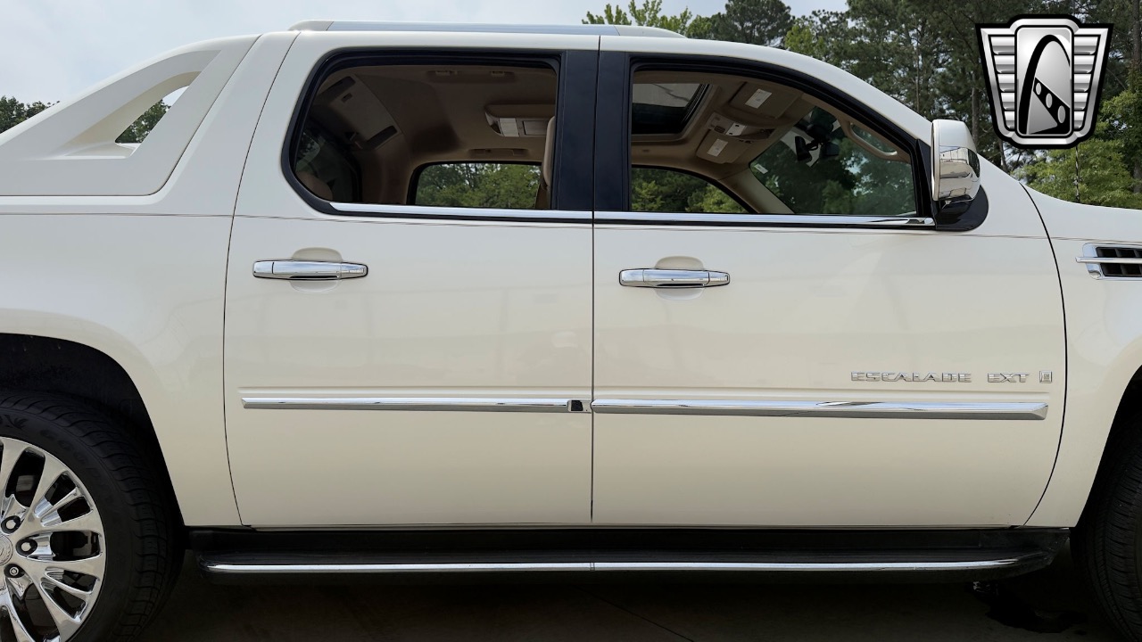 2009 Cadillac Escalade EXT. 69