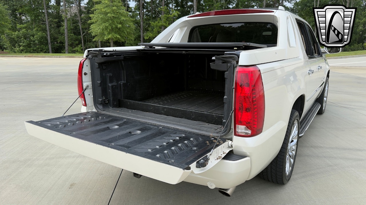 2009 Cadillac Escalade EXT. 90