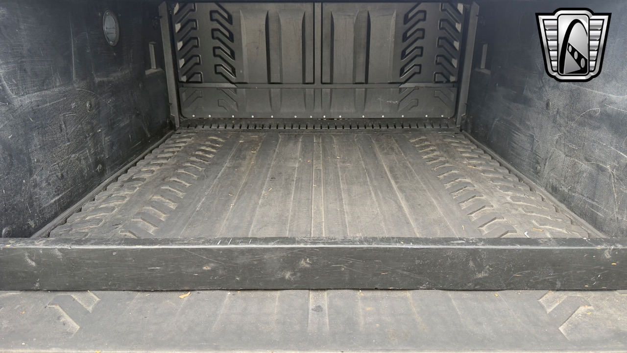 2009 Cadillac Escalade EXT. 13