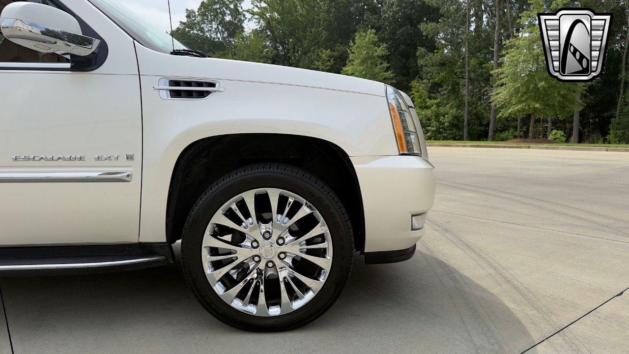2009 Cadillac Escalade EXT. 72