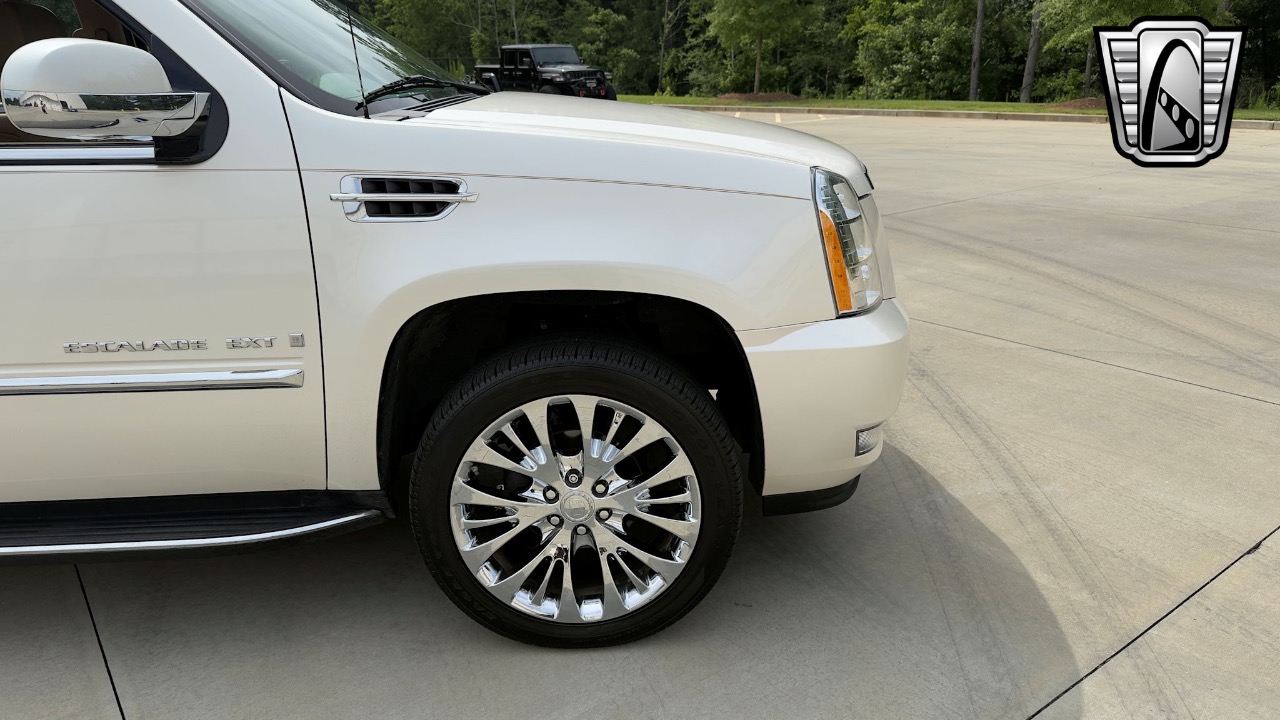 2009 Cadillac Escalade EXT. 73
