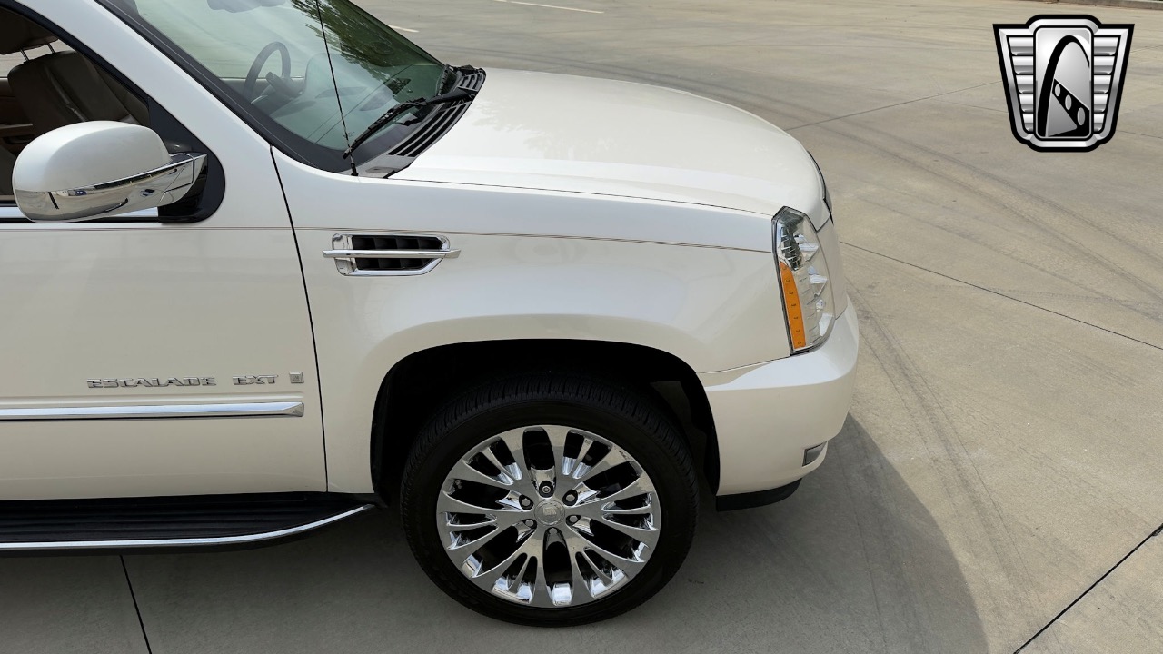 2009 Cadillac Escalade EXT. 74