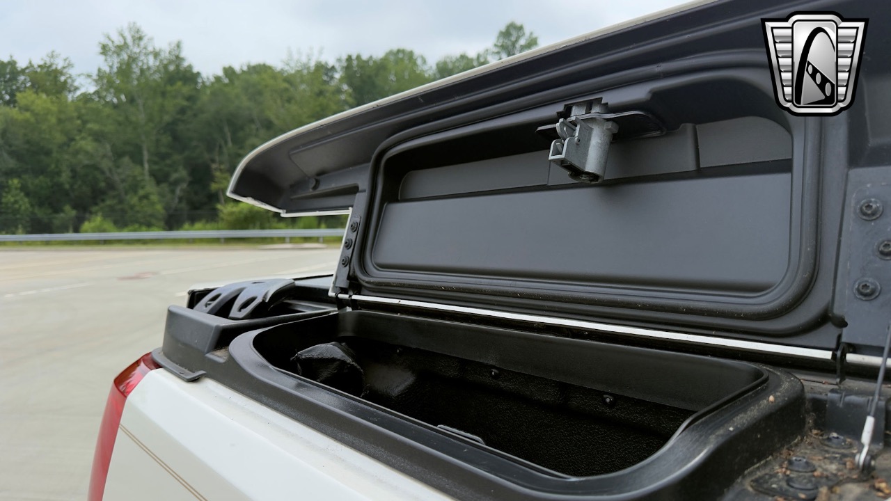 2009 Cadillac Escalade EXT. 15