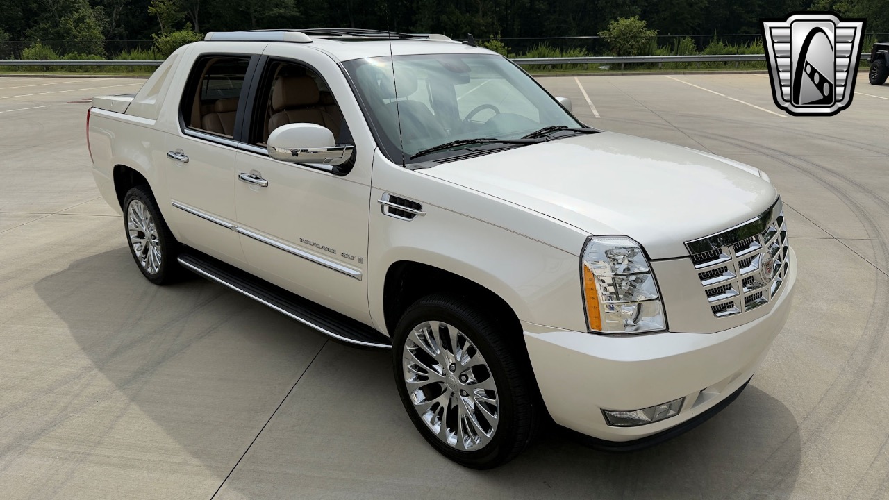 2009 Cadillac Escalade EXT. 50