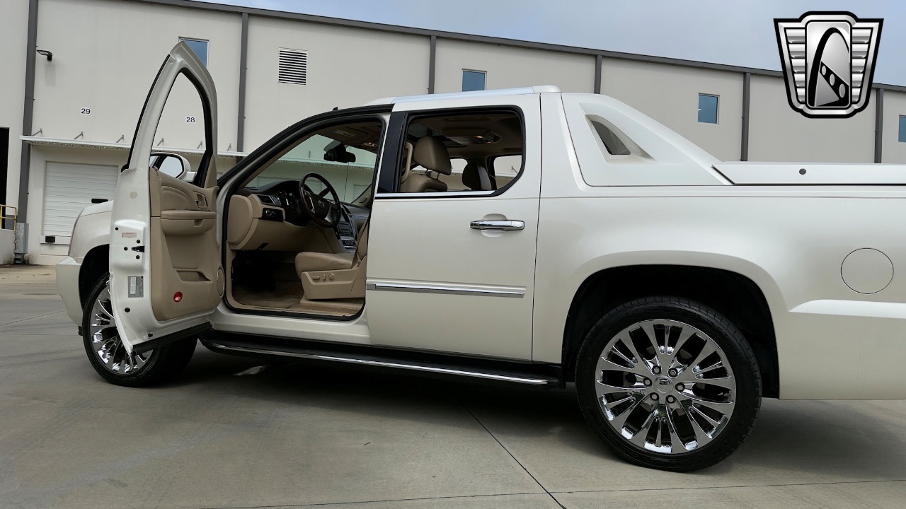 2009 Cadillac Escalade EXT. 94