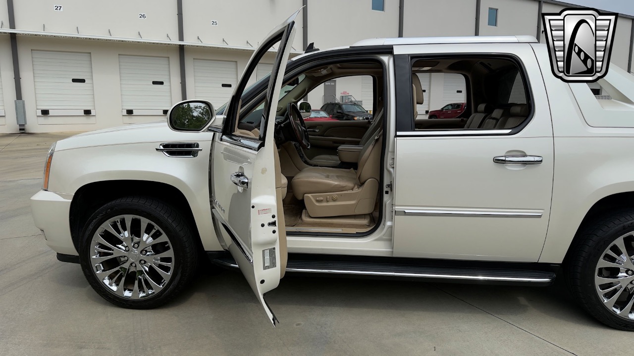 2009 Cadillac Escalade EXT. 95