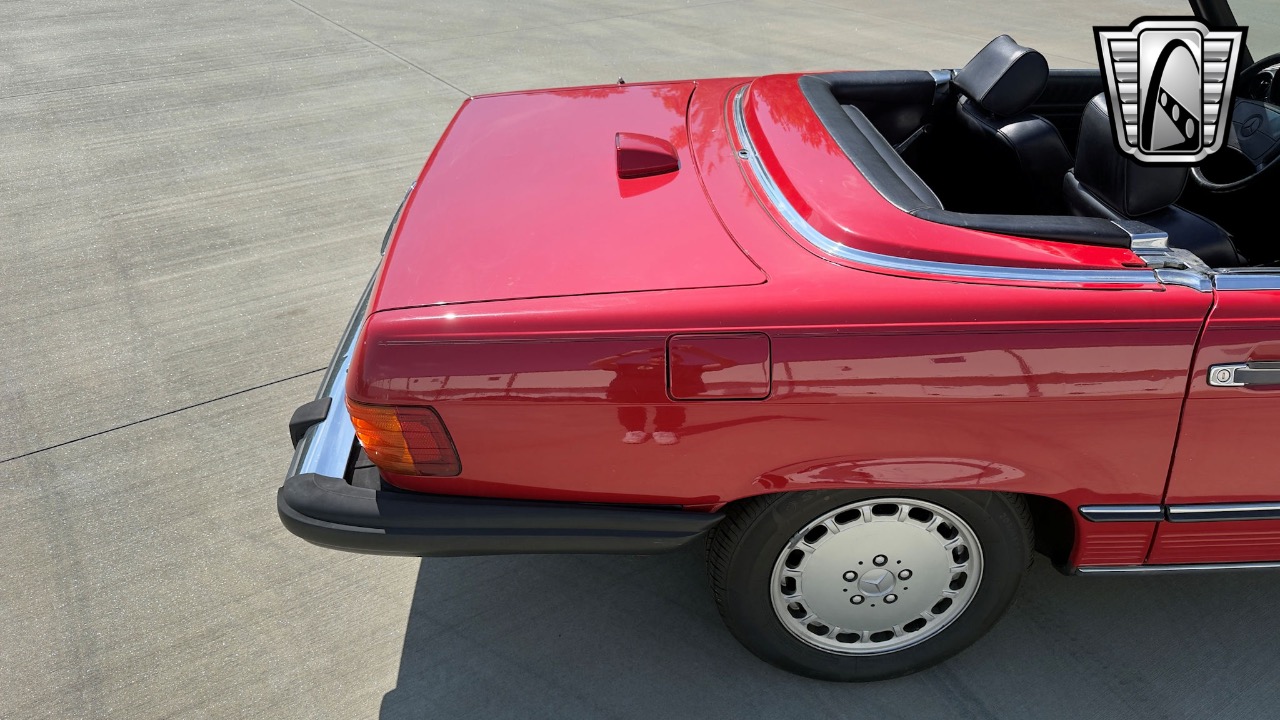1987 Mercedes-Benz 560SL 68