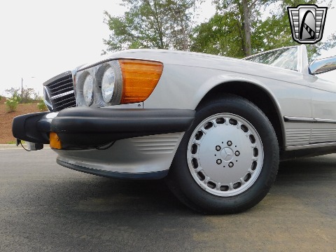 1987 Mercedes-Benz 560SL image 29