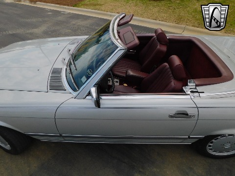 1987 Mercedes-Benz 560SL image 30