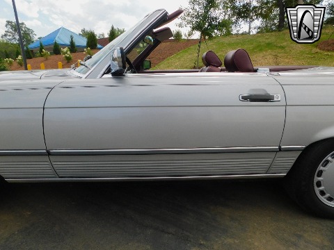 1987 Mercedes-Benz 560SL image 31