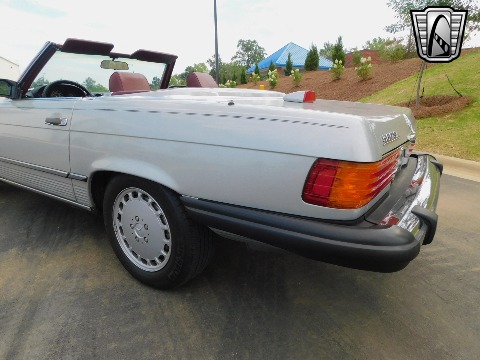 1987 Mercedes-Benz 560SL image 34