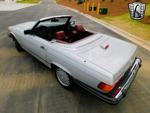 1987 Mercedes-Benz 560SL image 9