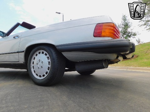 1987 Mercedes-Benz 560SL image 35