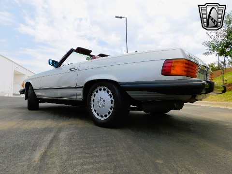 1987 Mercedes-Benz 560SL image 11