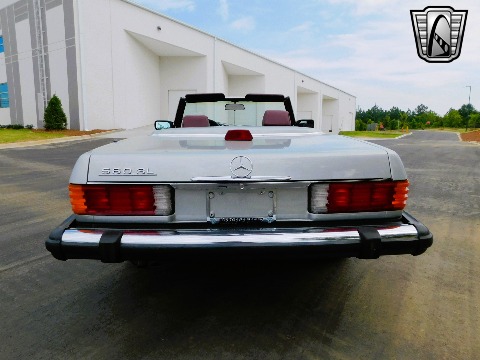1987 Mercedes-Benz 560SL image 13