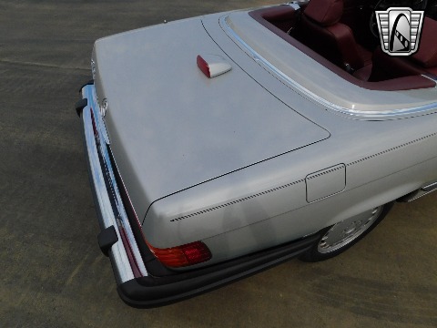 1987 Mercedes-Benz 560SL image 39