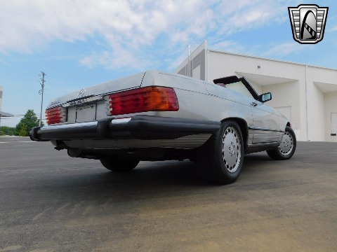 1987 Mercedes-Benz 560SL image 17