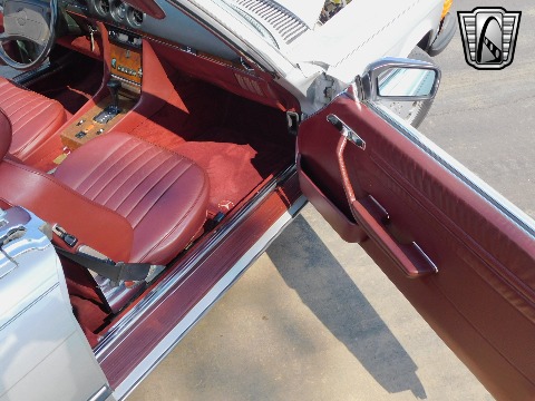 1987 Mercedes-Benz 560SL image 100