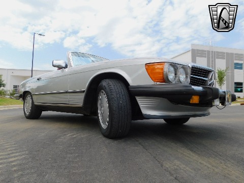 1987 Mercedes-Benz 560SL image 23