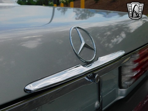 1987 Mercedes-Benz 560SL image 52