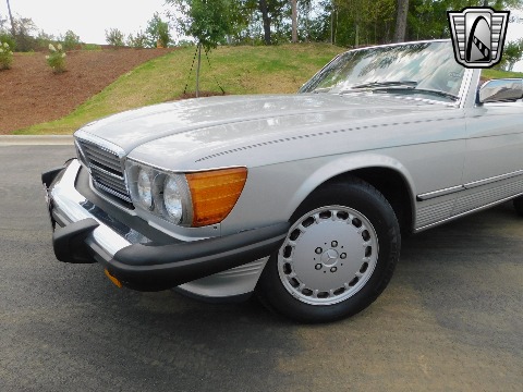 1987 Mercedes-Benz 560SL image 28