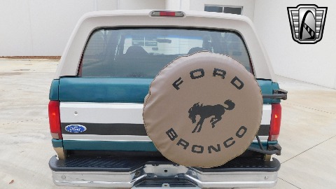 1996 Ford Bronco image 30