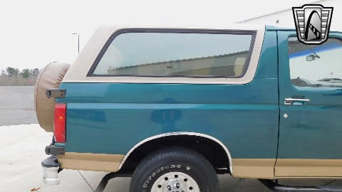1996 Ford Bronco image 33