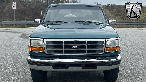1996 Ford Bronco image 9