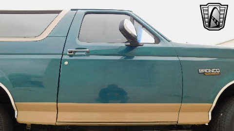 1996 Ford Bronco image 37