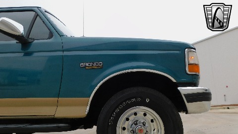 1996 Ford Bronco image 40