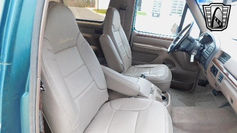 1996 Ford Bronco image 15