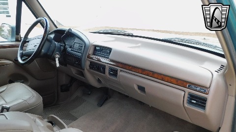 1996 Ford Bronco image 16