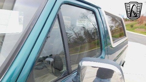 1996 Ford Bronco image 96