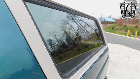 1996 Ford Bronco image 98