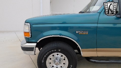 1996 Ford Bronco image 21