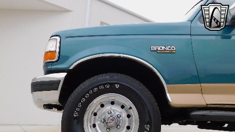 1996 Ford Bronco image 22