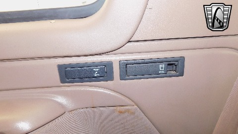 1996 Ford Bronco image 76