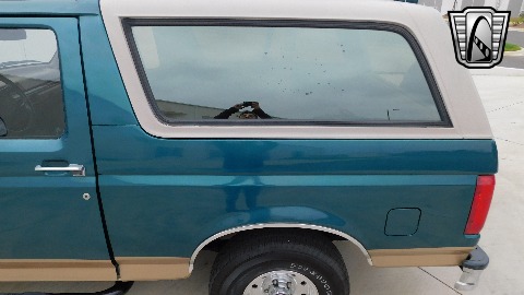 1996 Ford Bronco image 26