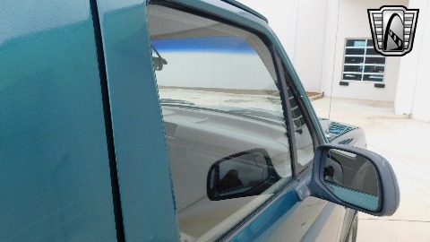 1996 Ford Bronco image 104